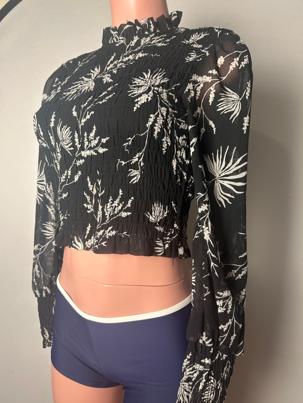 Dynamite Crop Top Blouse Size X Small Floral  Long Puff Sleeve